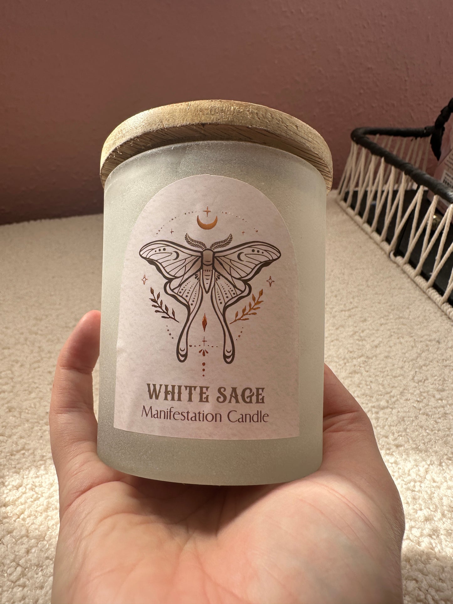 LUNA MOTH MANIFESTATION CANDLE WITH CLEAR QUARTZ CRYSTALS