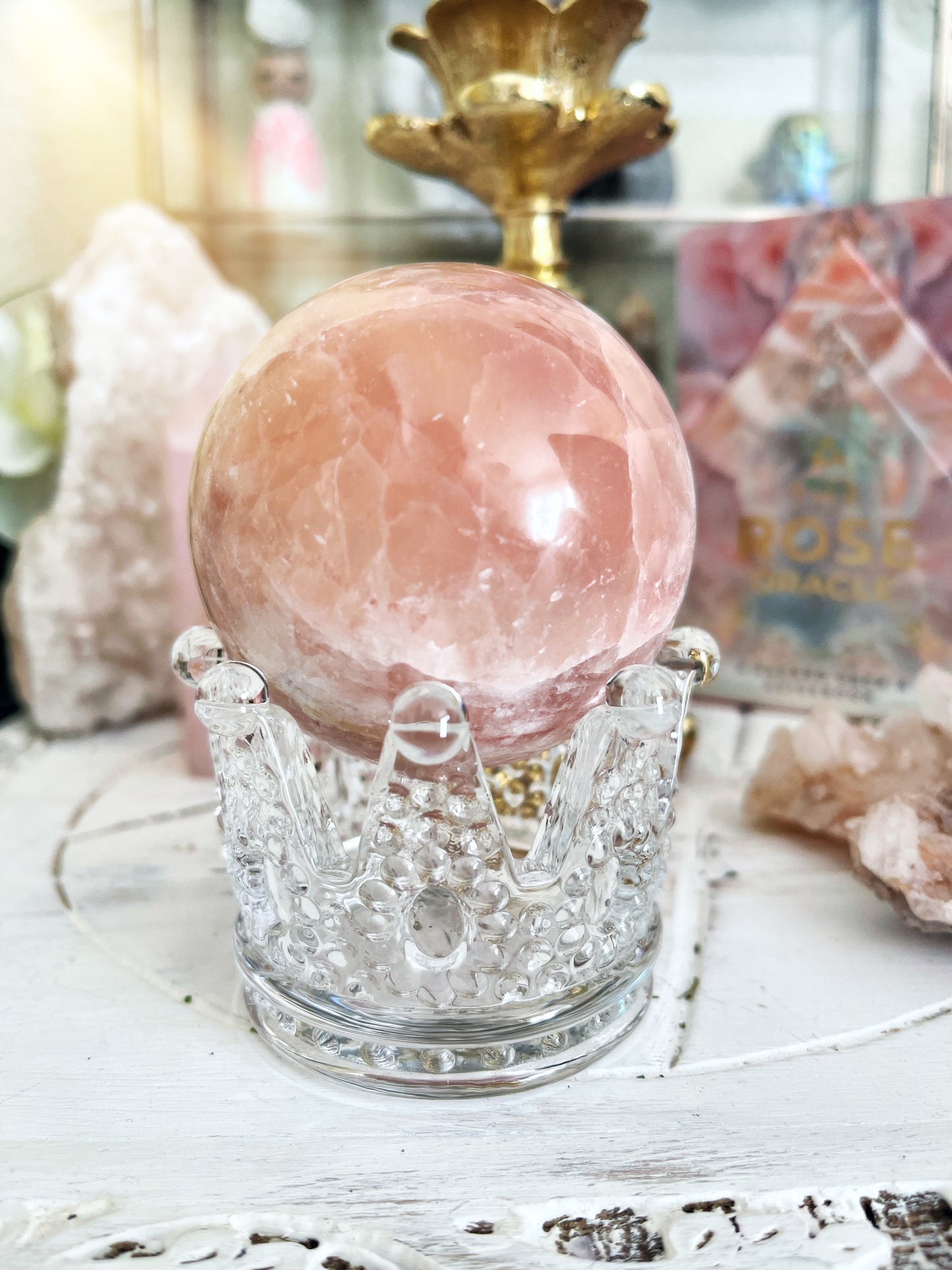 Crown shaped glass sphere holder