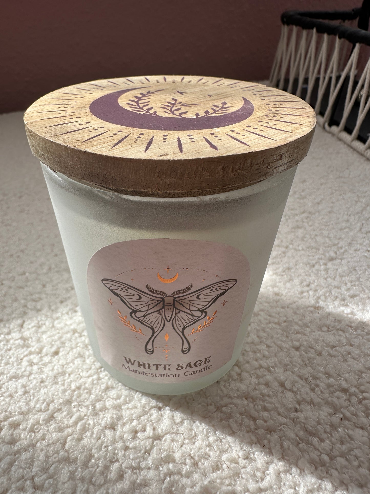 LUNA MOTH MANIFESTATION CANDLE WITH CLEAR QUARTZ CRYSTALS